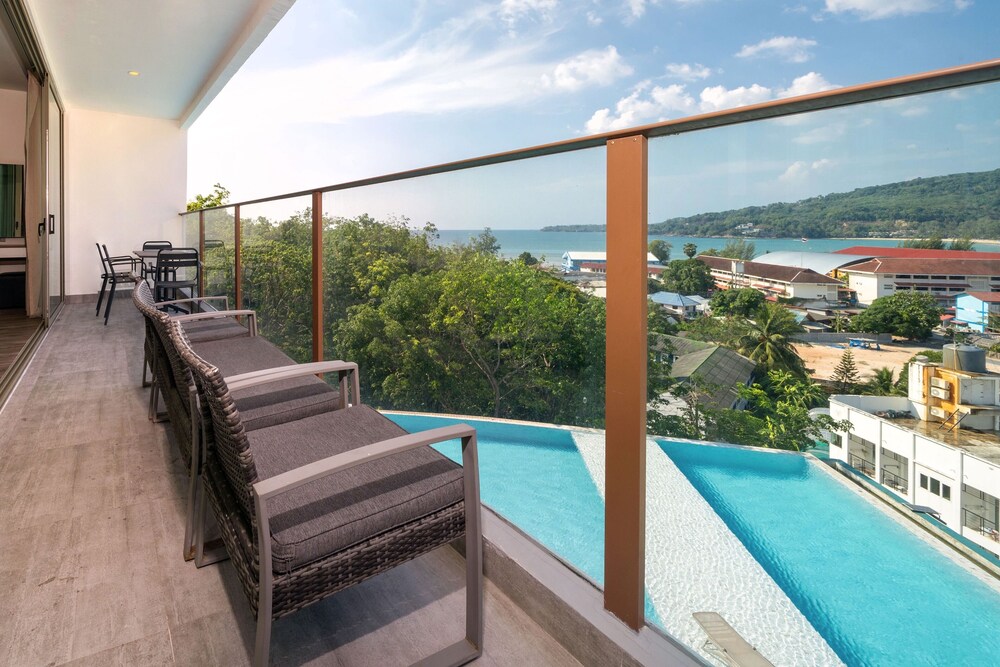 Sea View 2BR Apartment C35 at Oceana view 3