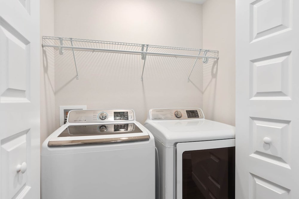 Super Luxe- Sleeps 17 W Designs Near Disney