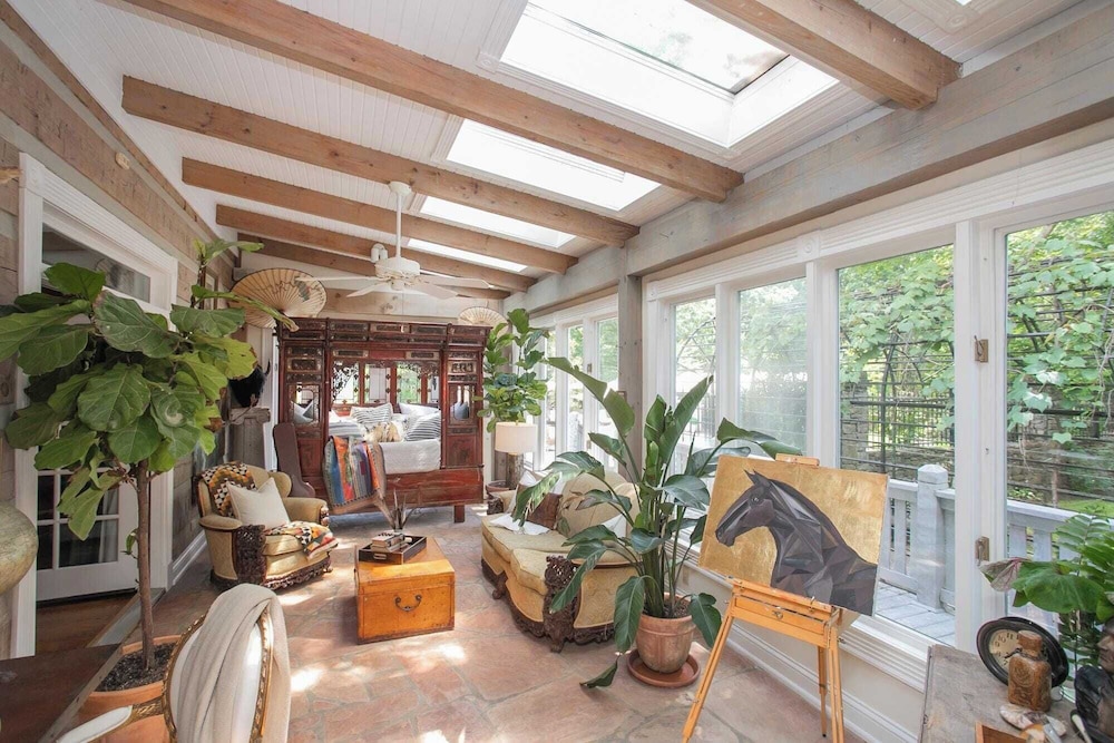 35 Acre Villa w/ Pool, Spa, Wine Cellar & Gym + Near Golf Club La Pearla Ranch by Avantstay