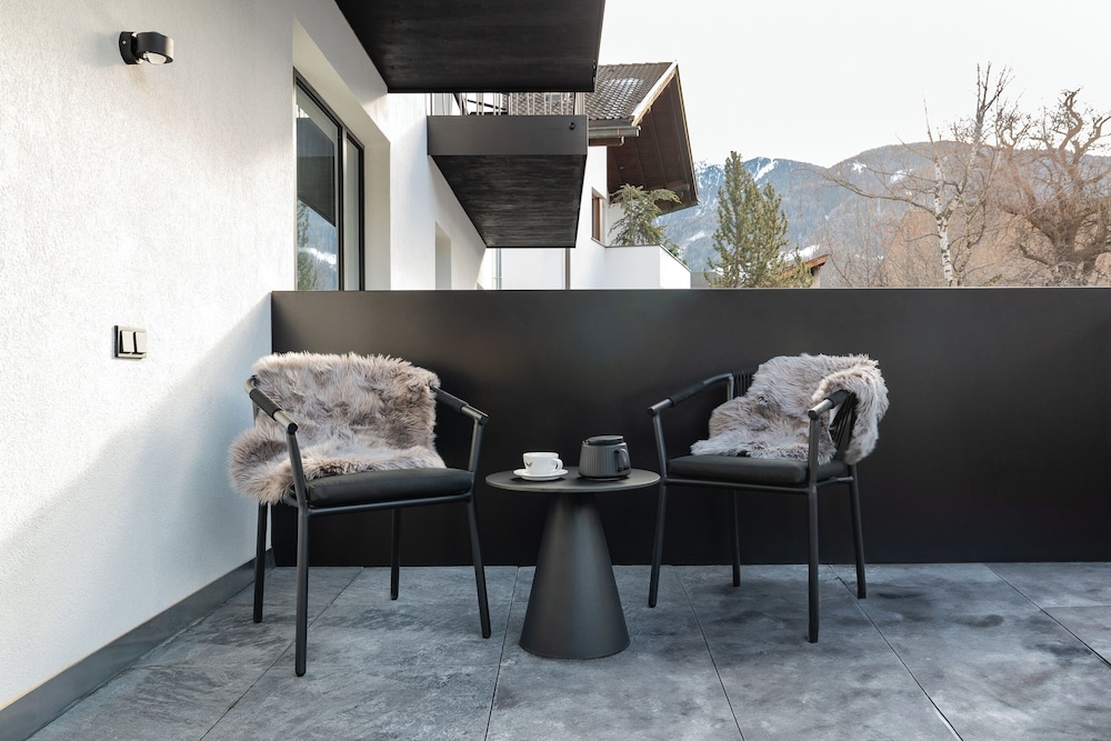 Schwarzer Adler - Concept Living