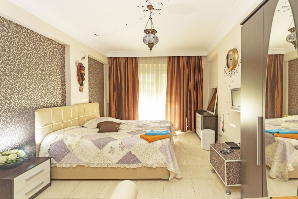 Paradise Town Villa Camilla view 3
