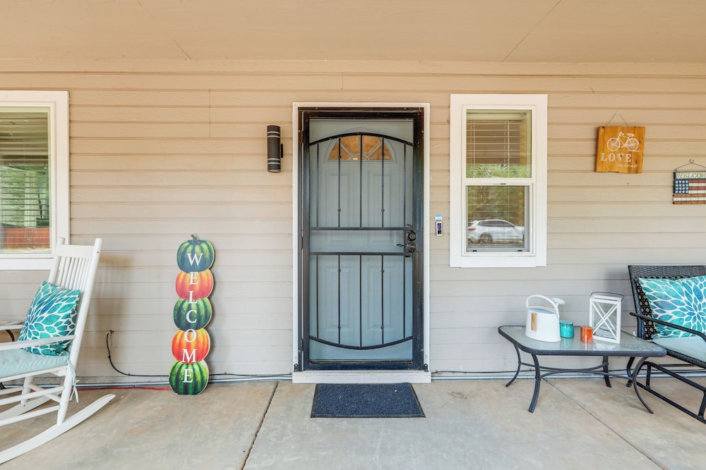 Half-mi to Trails: Pet-friendly Home in Flagstaff!