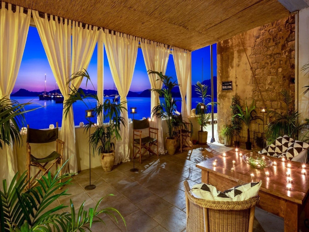Villa Lola