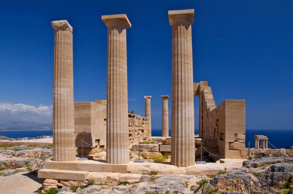 Maris Lindos, Suites and Apartments
