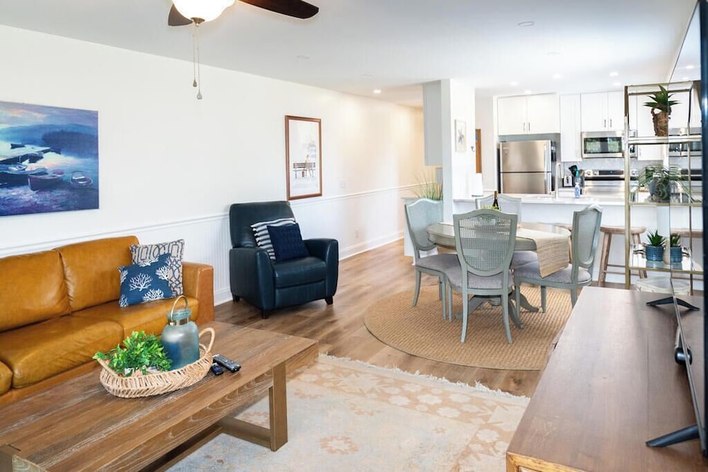 158 Beach Club Villa - Coastal Comfort With Stunning Marsh Views