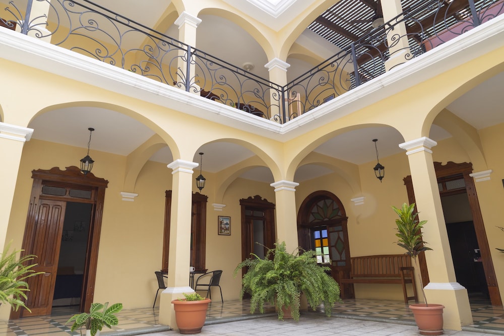 Guatemala City Vacations - Hotel Casa Salome - Property Image 1