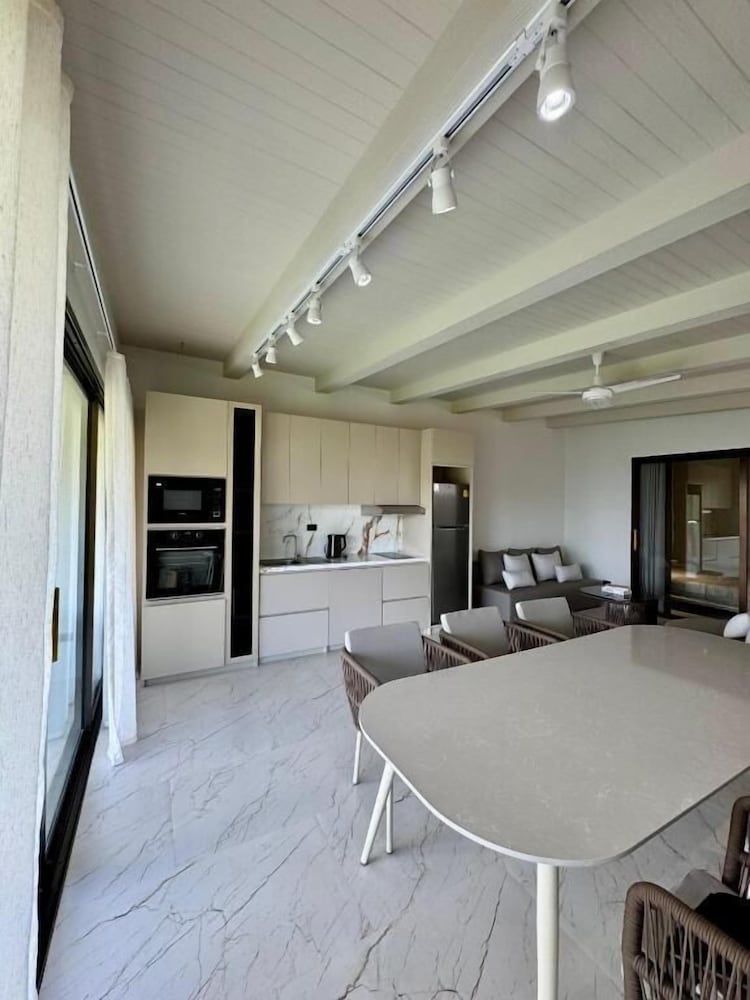 Beachside Residence