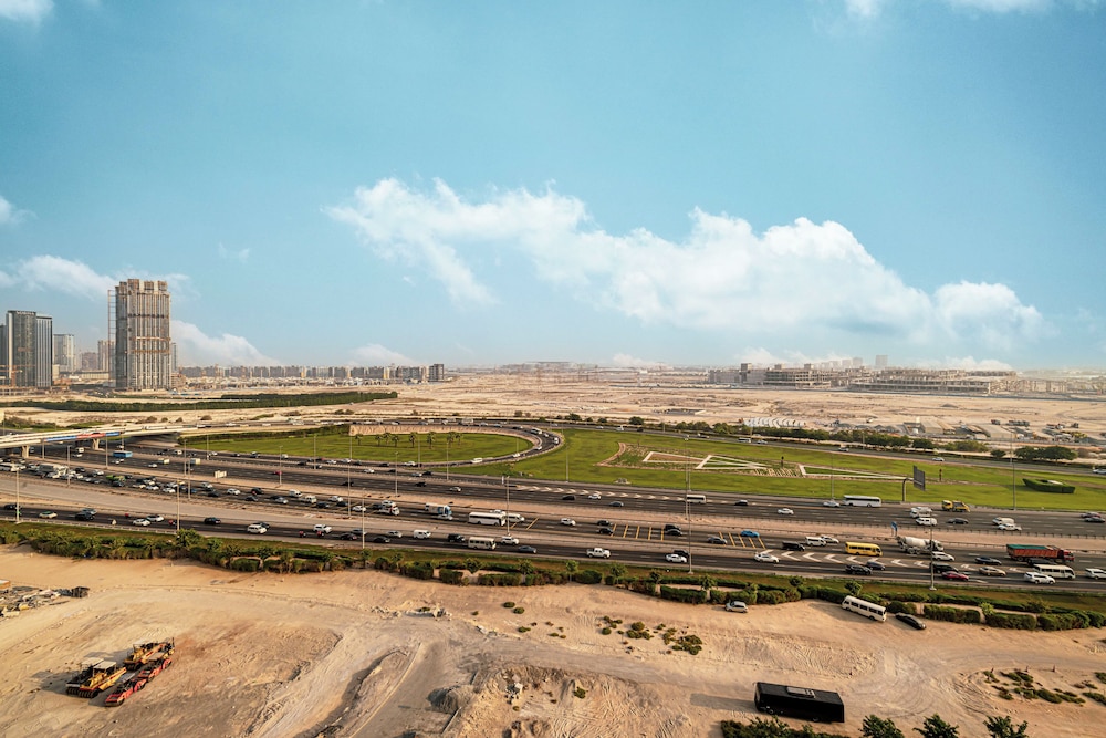 Nobles Suites by Hostiva - City View