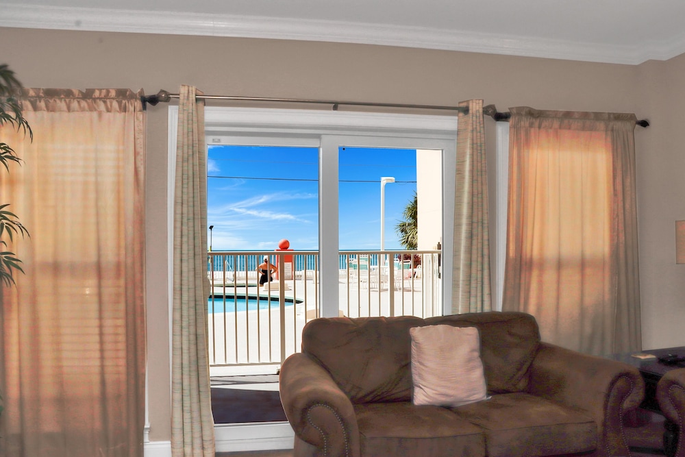 Paradise Shores 105