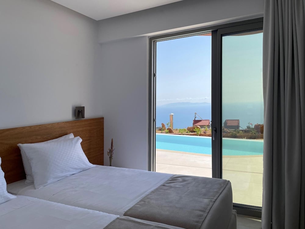 Plethora Luxury Suites photo 4