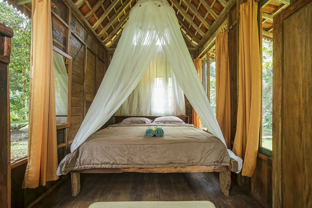 Tepi Sawah Lodge