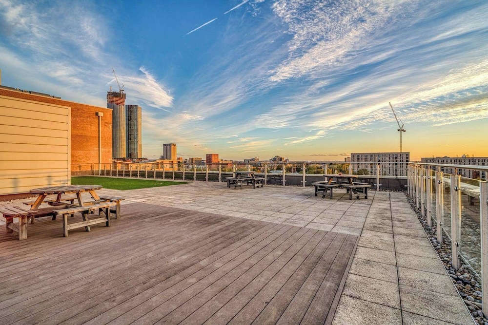 Salford Duplex Apartment - Near City Center