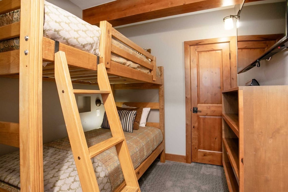 Comfortable 2BR Antlers Condo in Lionshead Village