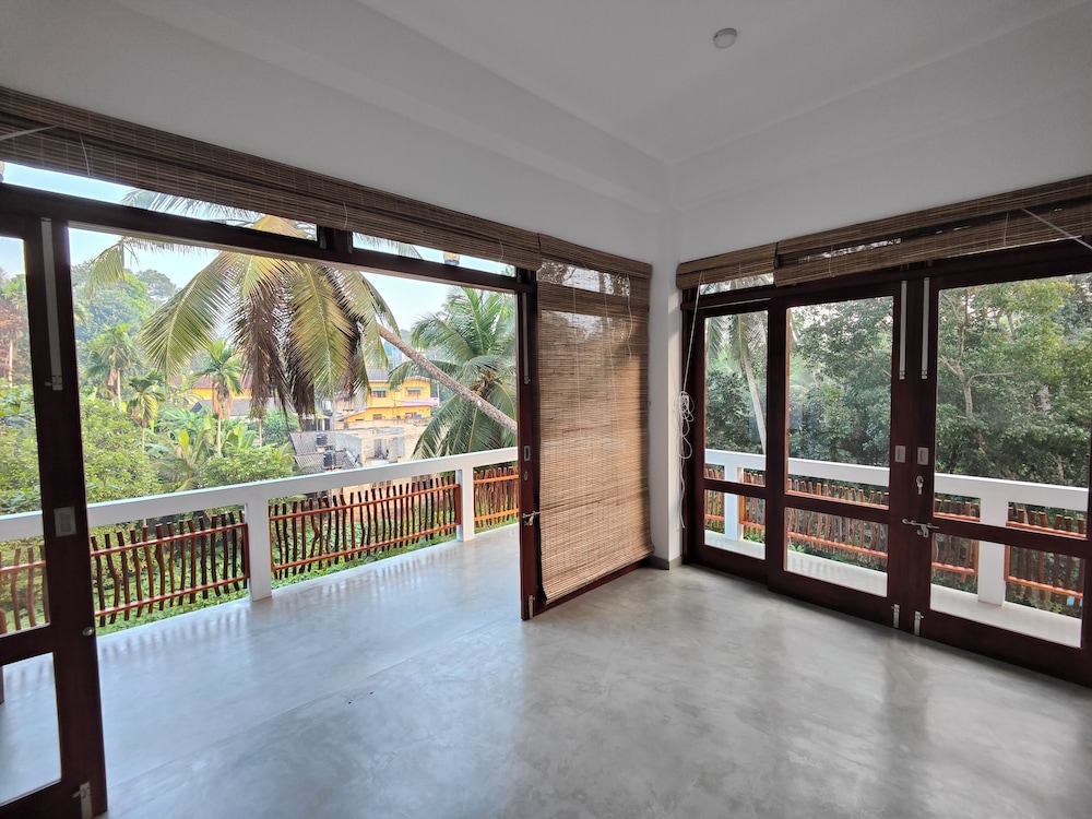 Cocosurf House