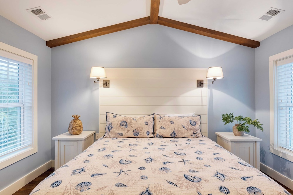 Pink Plume Coastal Escape Near Beach, Private Pool, Grill, & Luxe Interiors