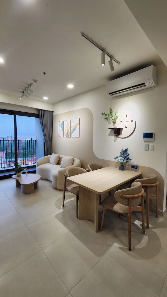 Homie's The Glory Apartment