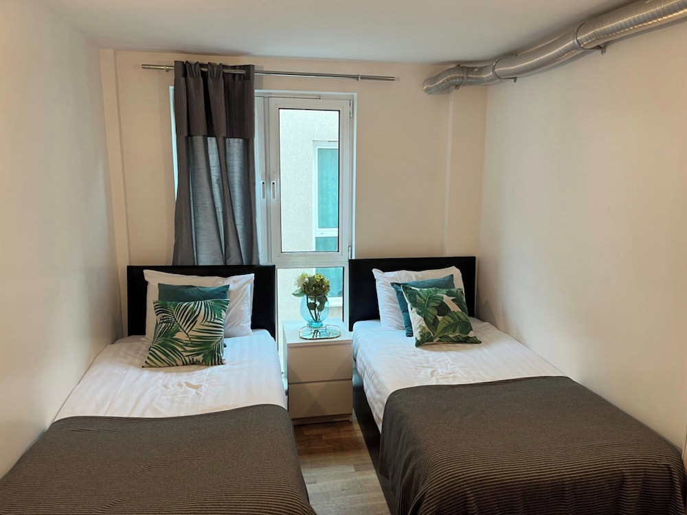 Premium 4Pax Apartment with Kitchen