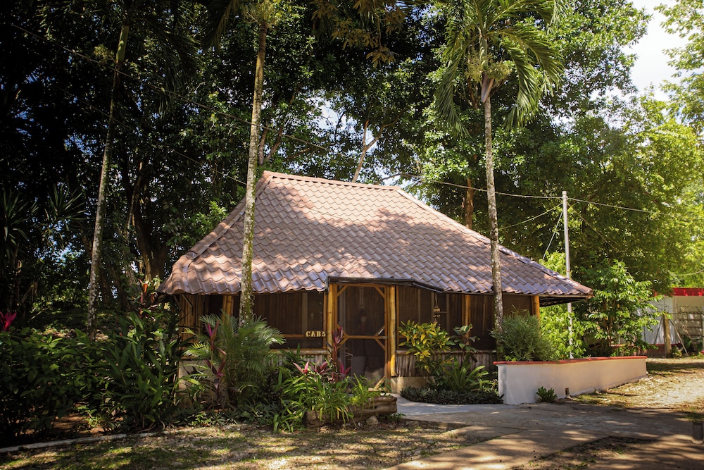 Belize Vacations - Falling Leaves Lodge - Property Image 3