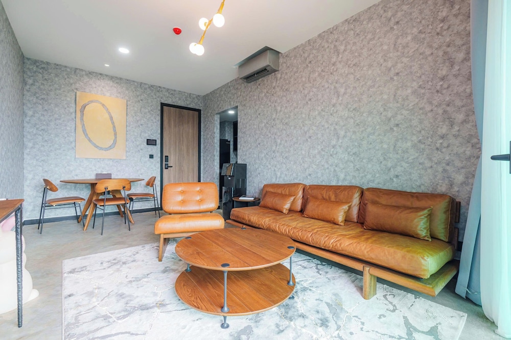 Luxury Vela Luxe - De La Sol Sai Gon