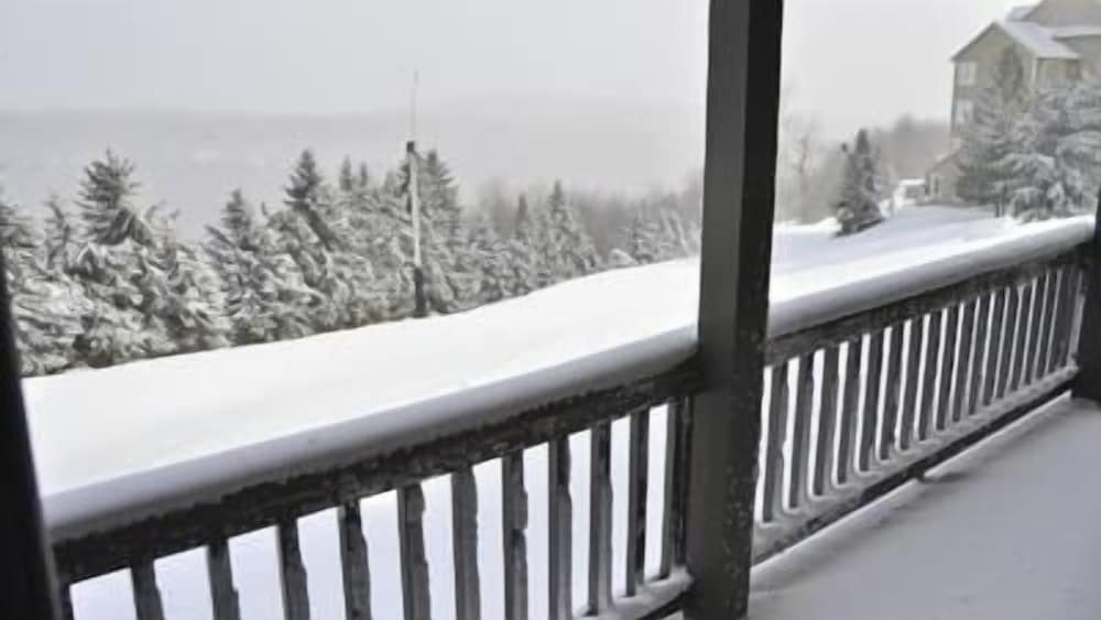 Seven Springs 3 BR Condo, Mountain Views! by RedAwning