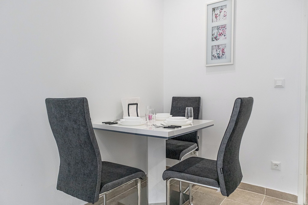 Central Vienna Elegant 1BR Apartment