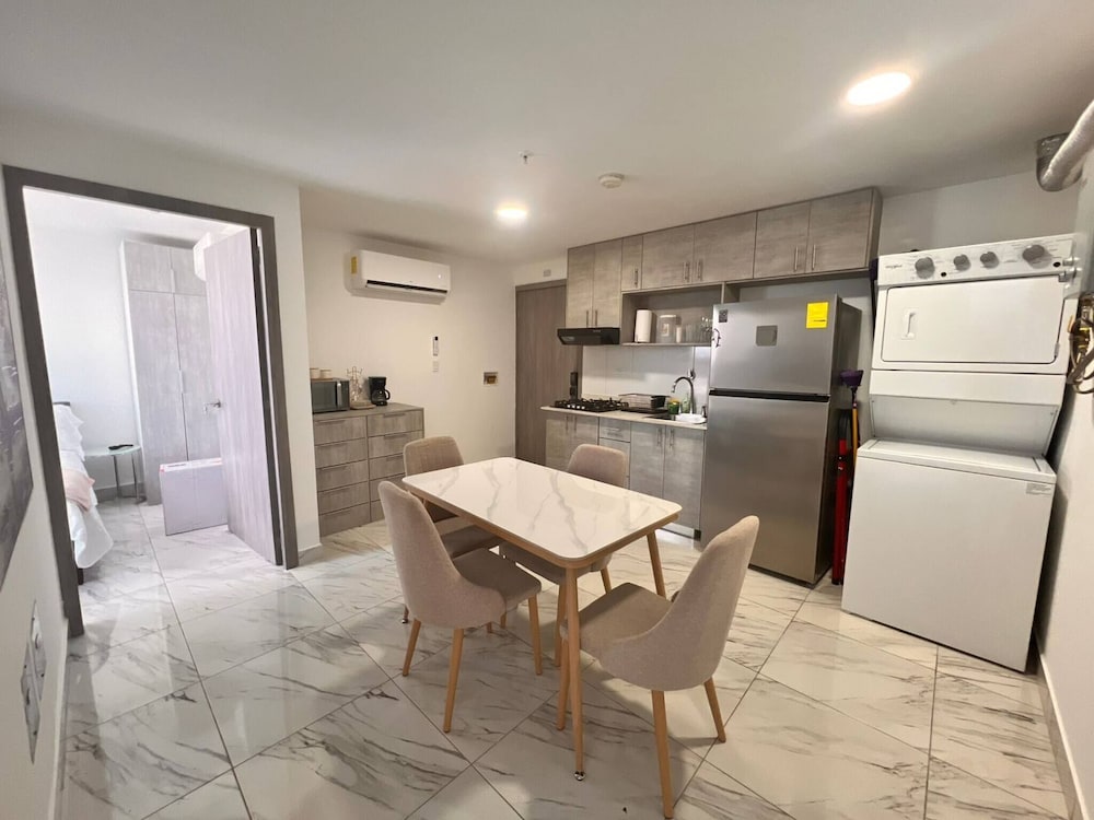 Executive Apartment on Balboa Avenue