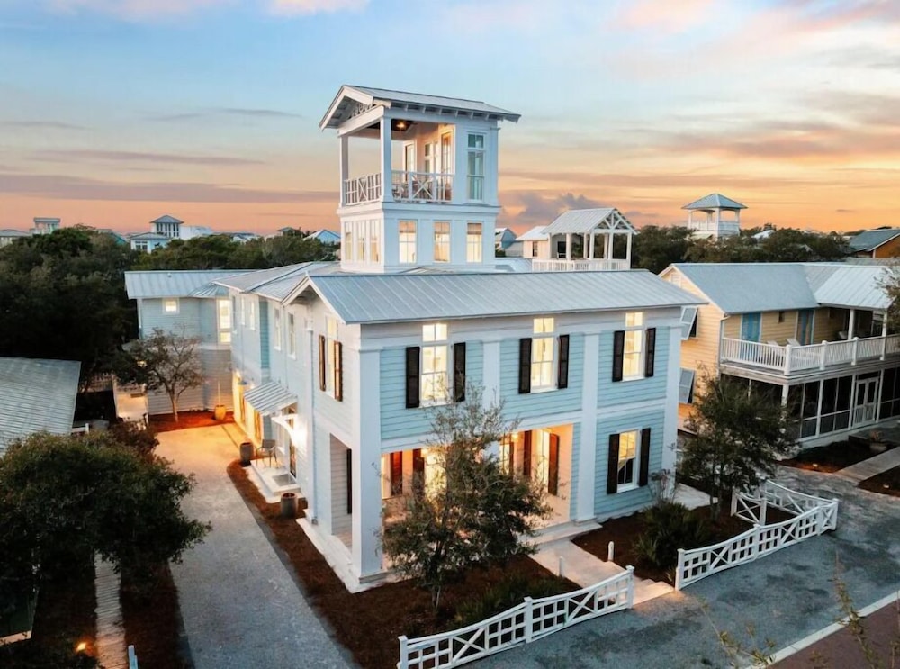 Sea La Vie Seaside Main House