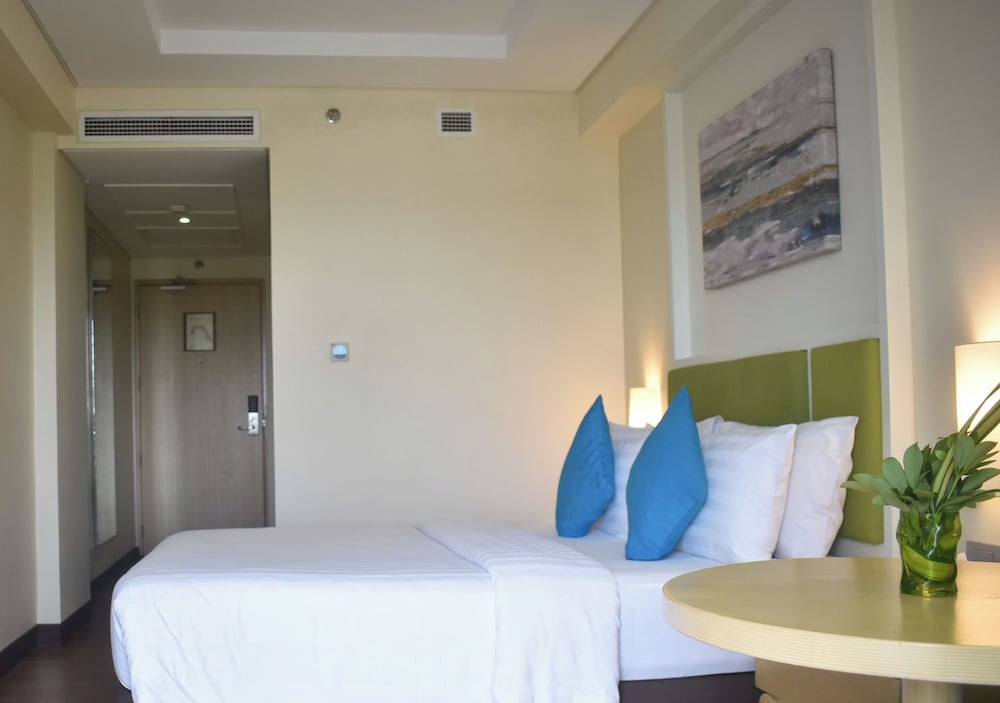 Poolside Escape Near Boracay’s Iconic Keyhole