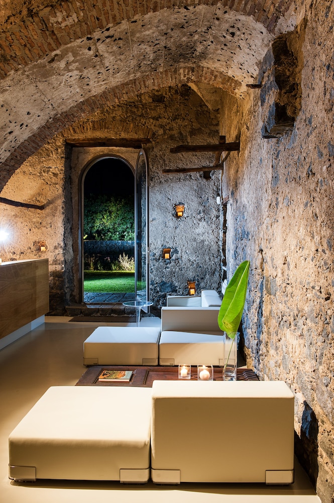 Zash Country Boutique Hotel