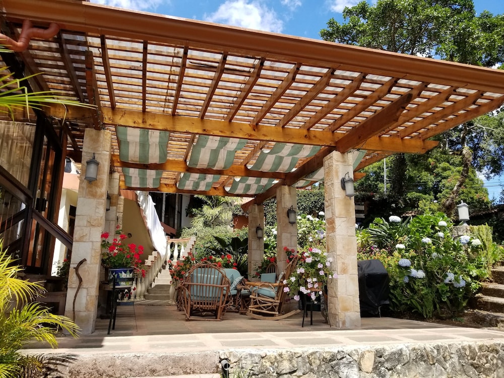 Finca Paraiso Mountain Retreat view 5