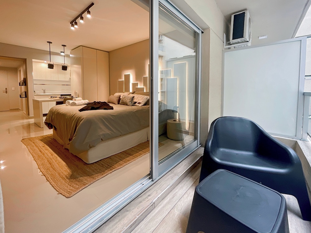 Ayres Suites Moreno