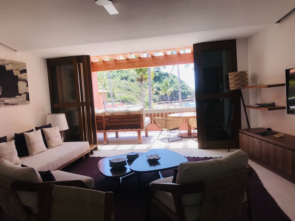 El Careyes Club & Residences