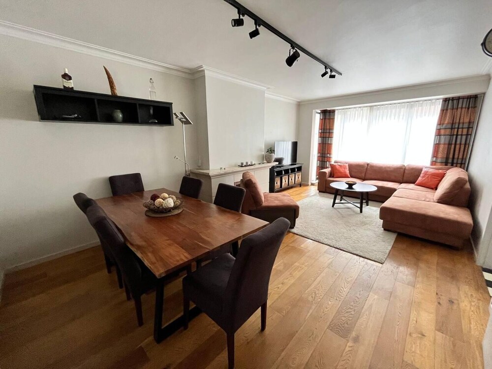 Spacious 2 Bedroom App in the Center With Terrace