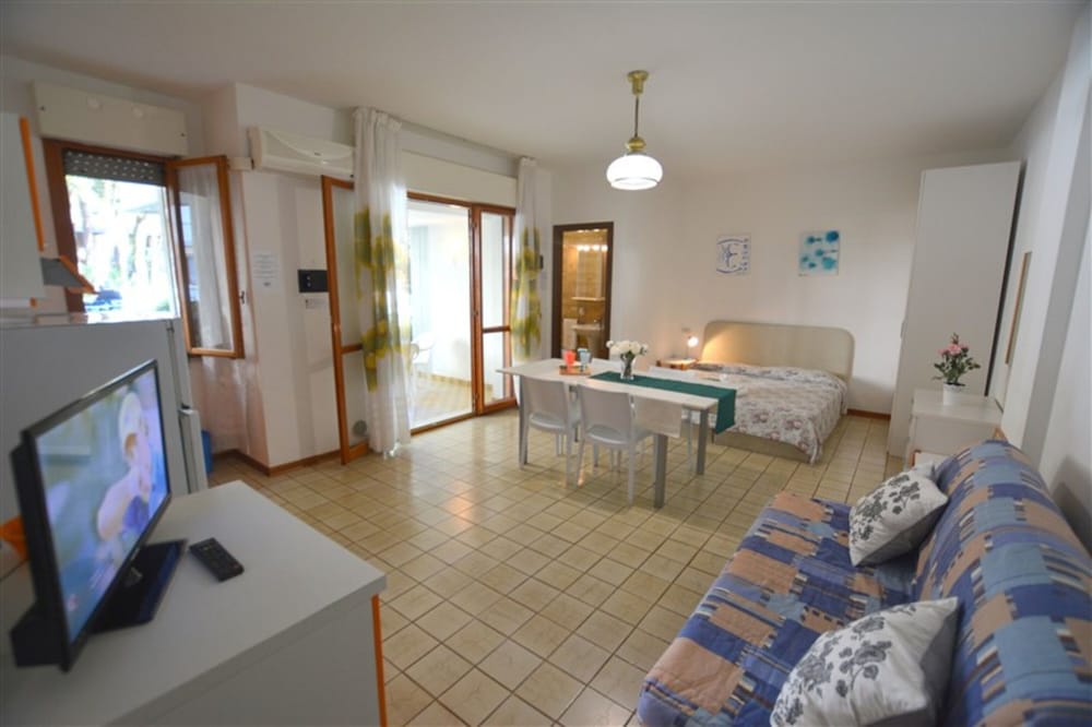 Great Studio With Huge Terrace in a Residence With Common Pool in Lignanoriviera