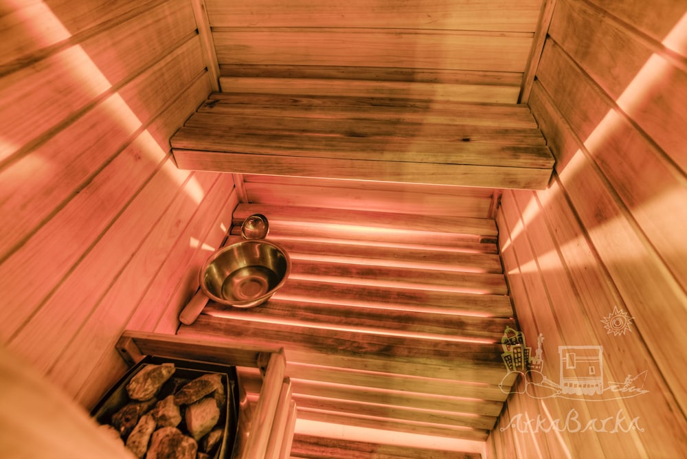 ArkaBarka Floating Hostel and Apartments