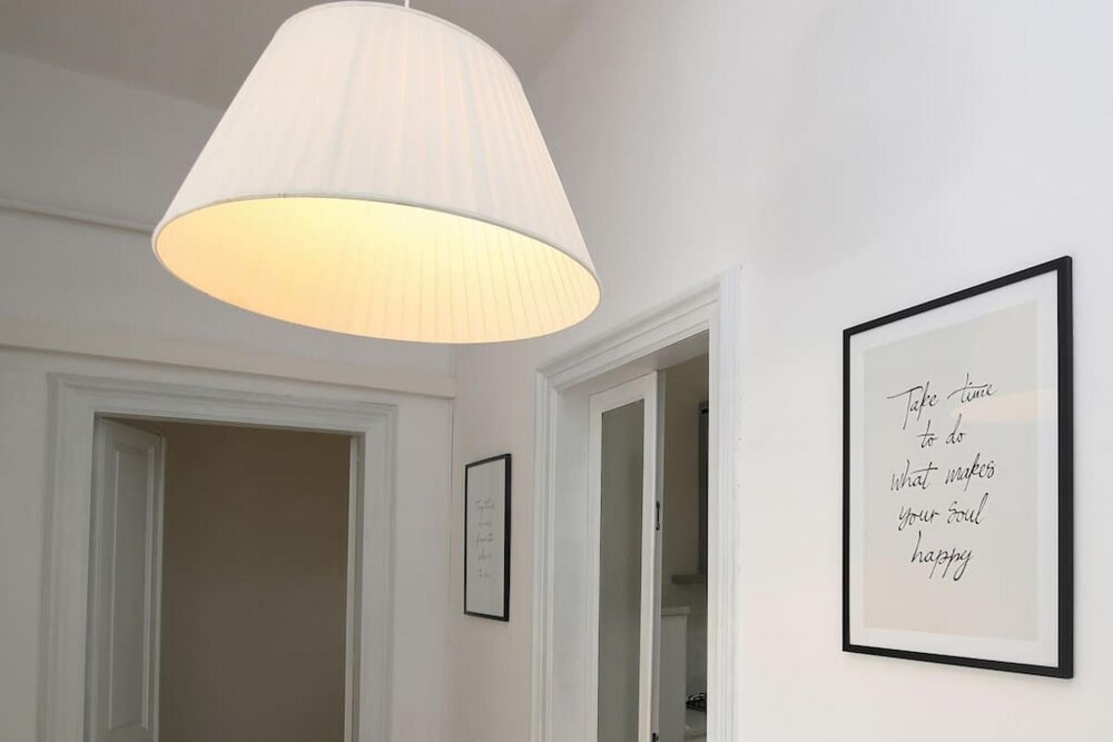 Welcomely - Vintage Apartment view 4