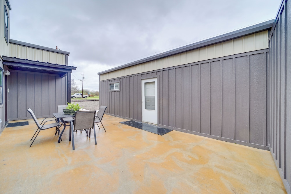 Hunt, Fish & Enjoy the Outdoors: Rural Atoka Home