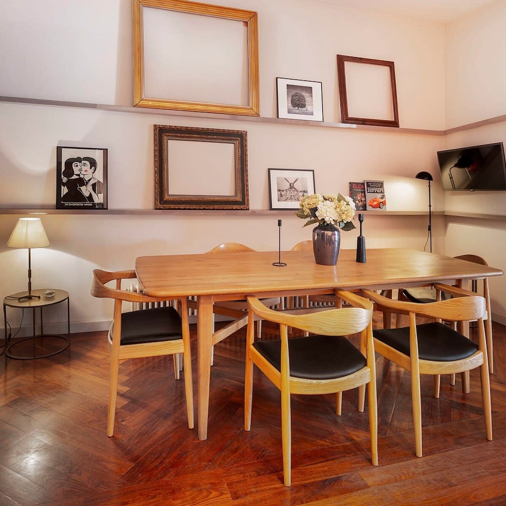 Artist Modernist 3-br Gem Next to Paseo de Gracia