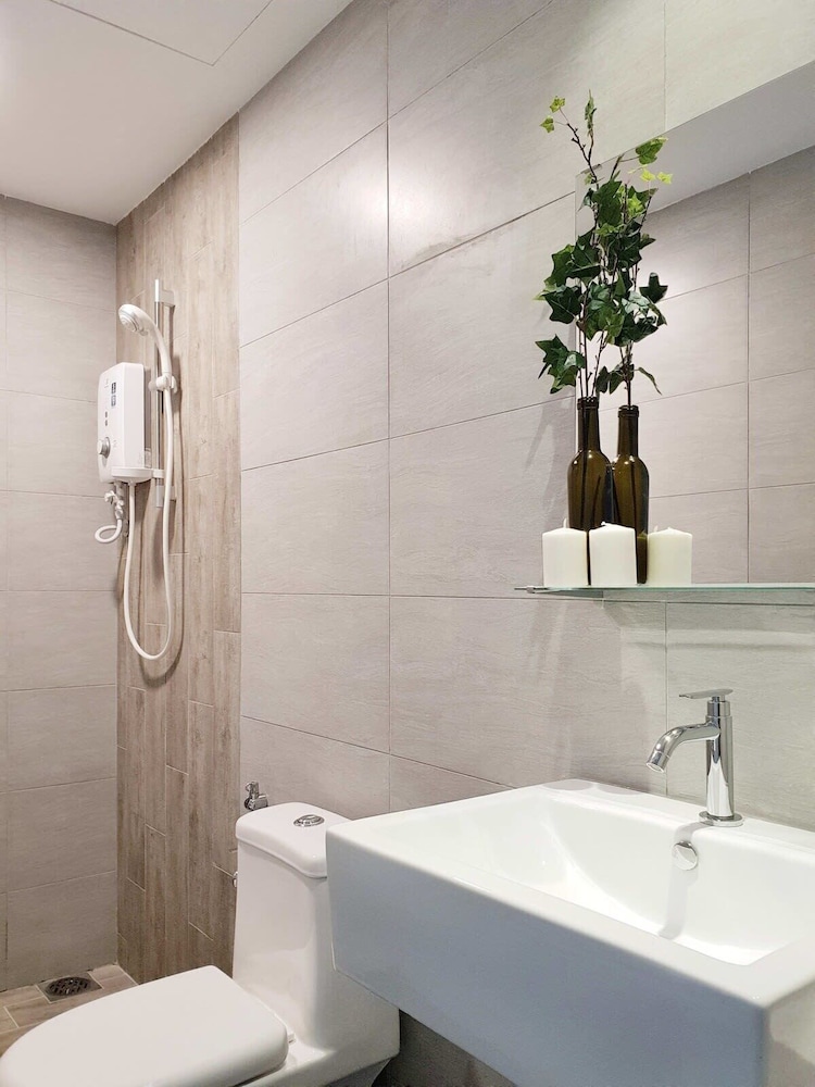 Cozy & Stylish 2BR Apt at Arte Plus, Free Parking