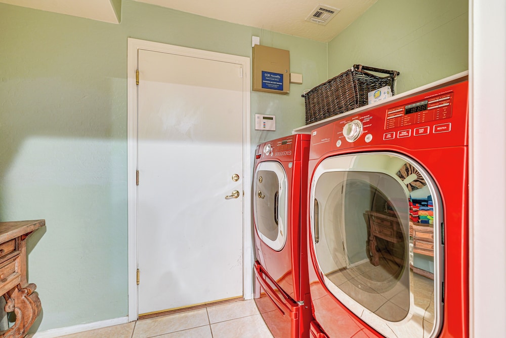 Spacious Family Oasis in Cave Creek!