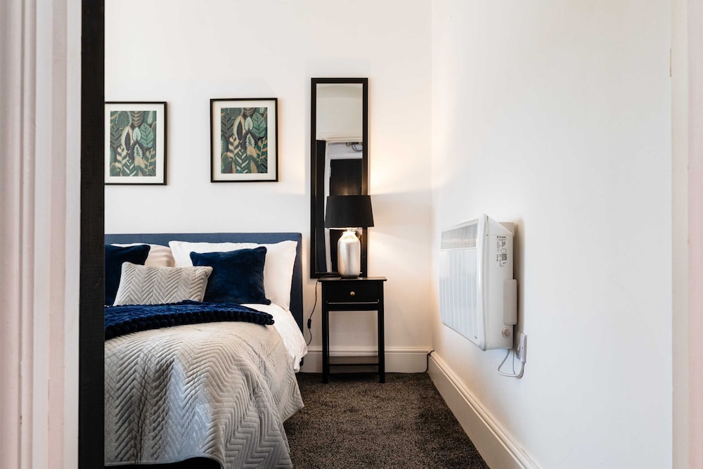 2 Bedroom Apartment-free Parking