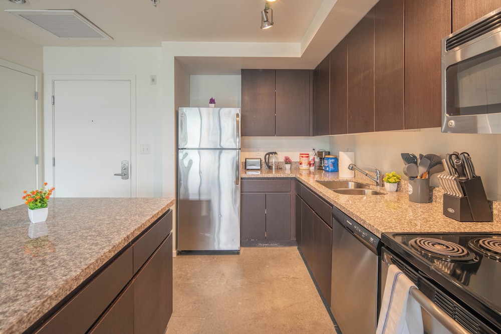 ROVE LIVING/KL - Roosevelt Point
