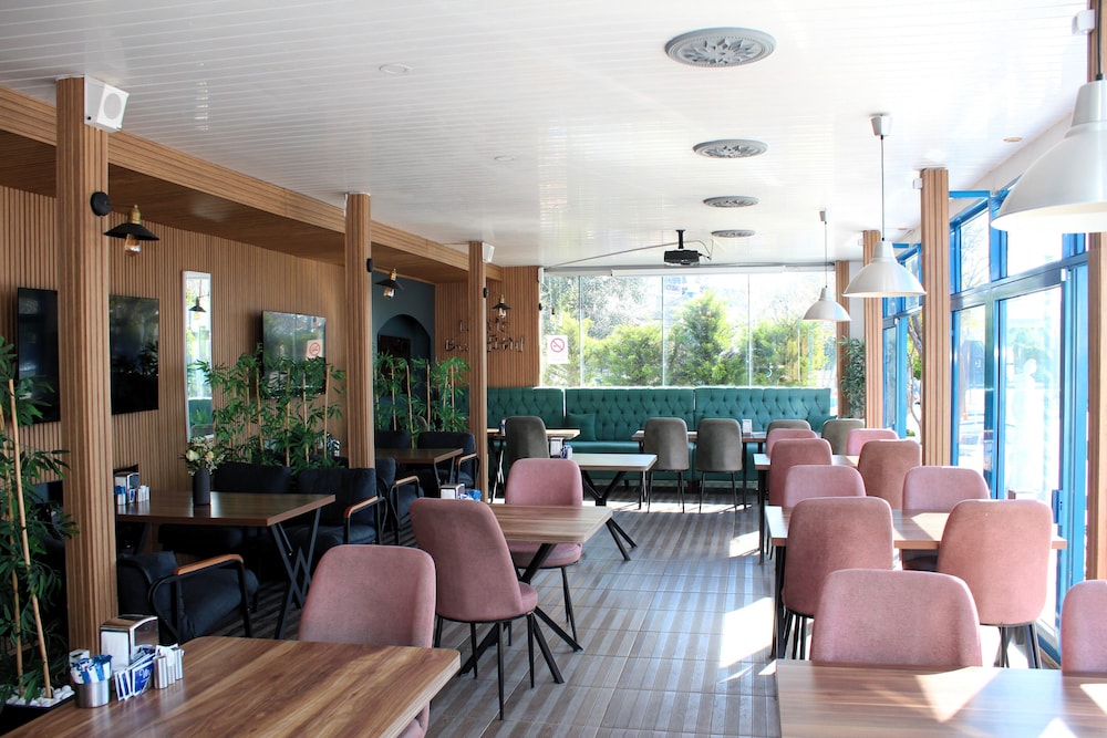 Mavi Restoran & Bistro - Image 79