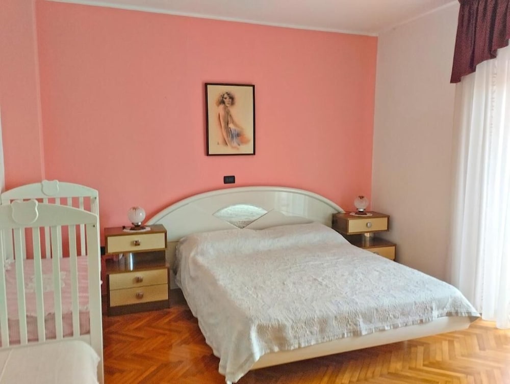 Charming Apartment in Umag With Balcony