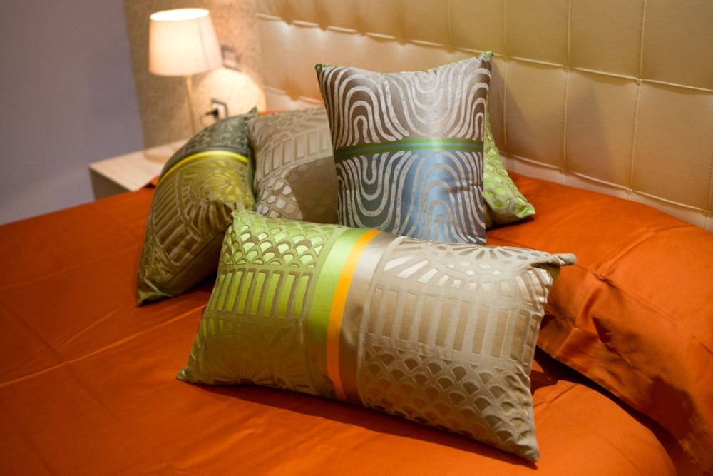 Mikale Rooms