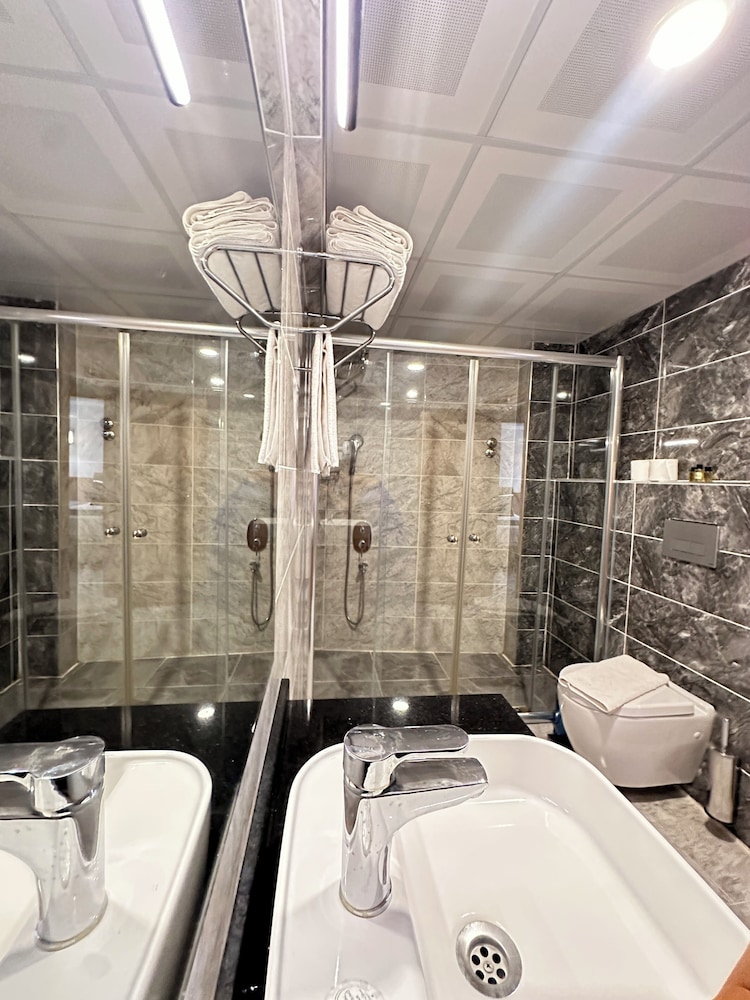 Mogons Exclusive Hotel - Image 74