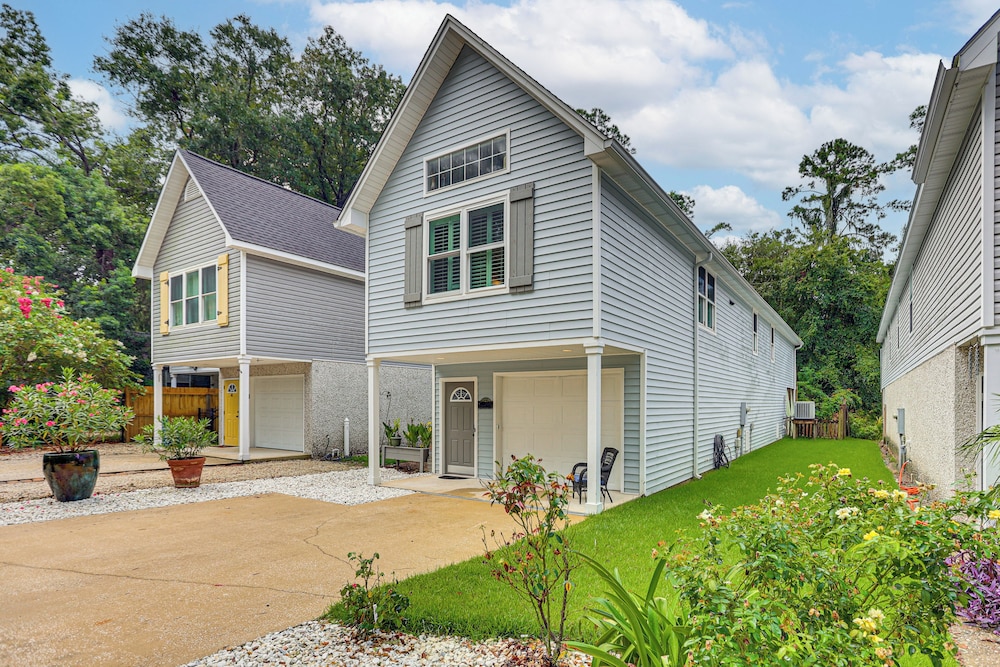 4 Mi to Beaches: St Simons Island Escape w/ Patio!