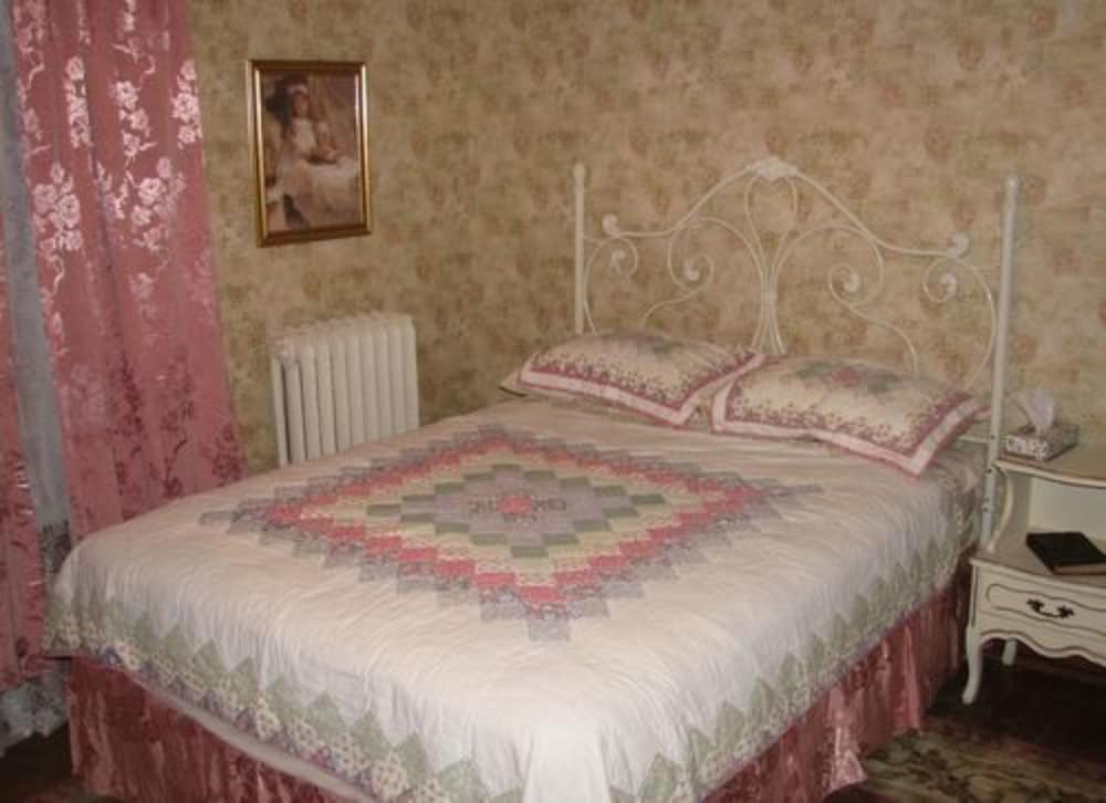 Historic Philip Houston House - Property Image 25