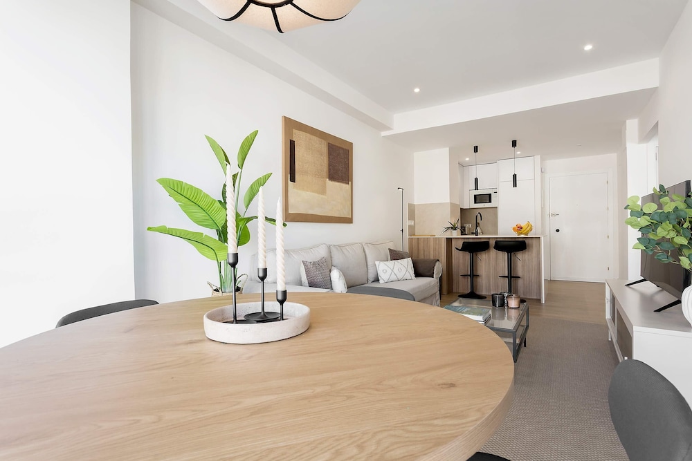Elegant Apartment in Madrid Pedro Teixeira