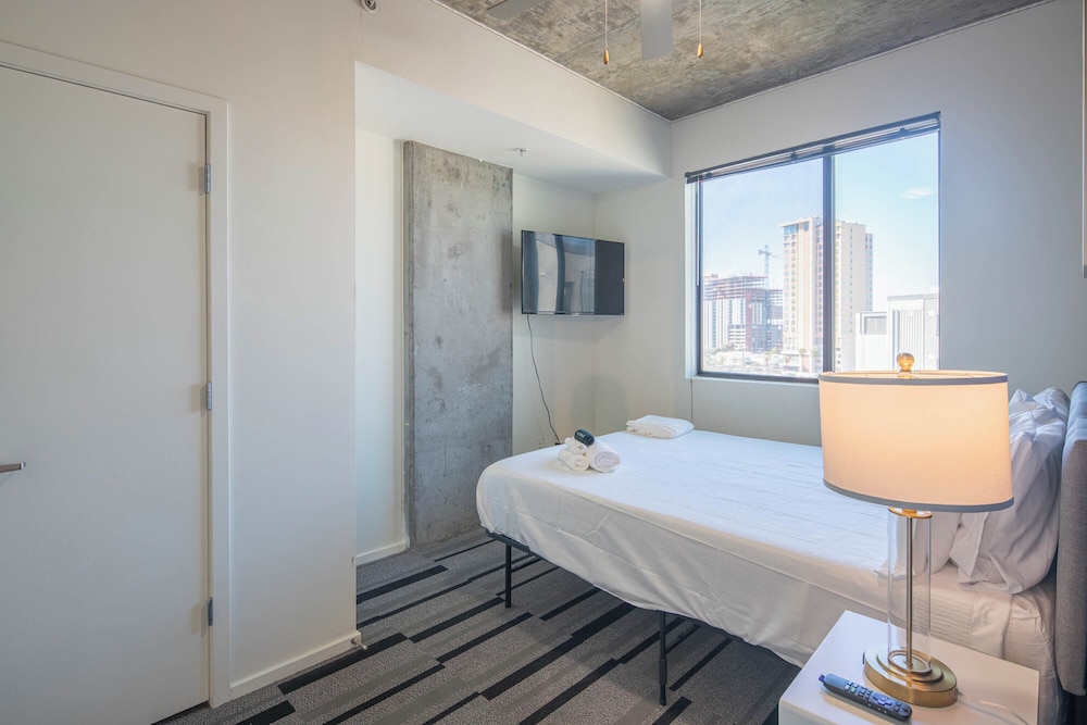 ROVE LIVING/KL - Roosevelt Point